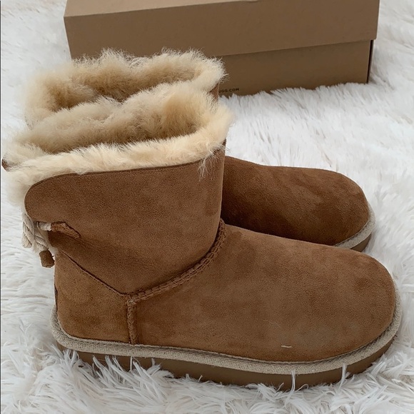 UGG Selene genuine shearling Boots ( women’s ) - Picture 3 of 8